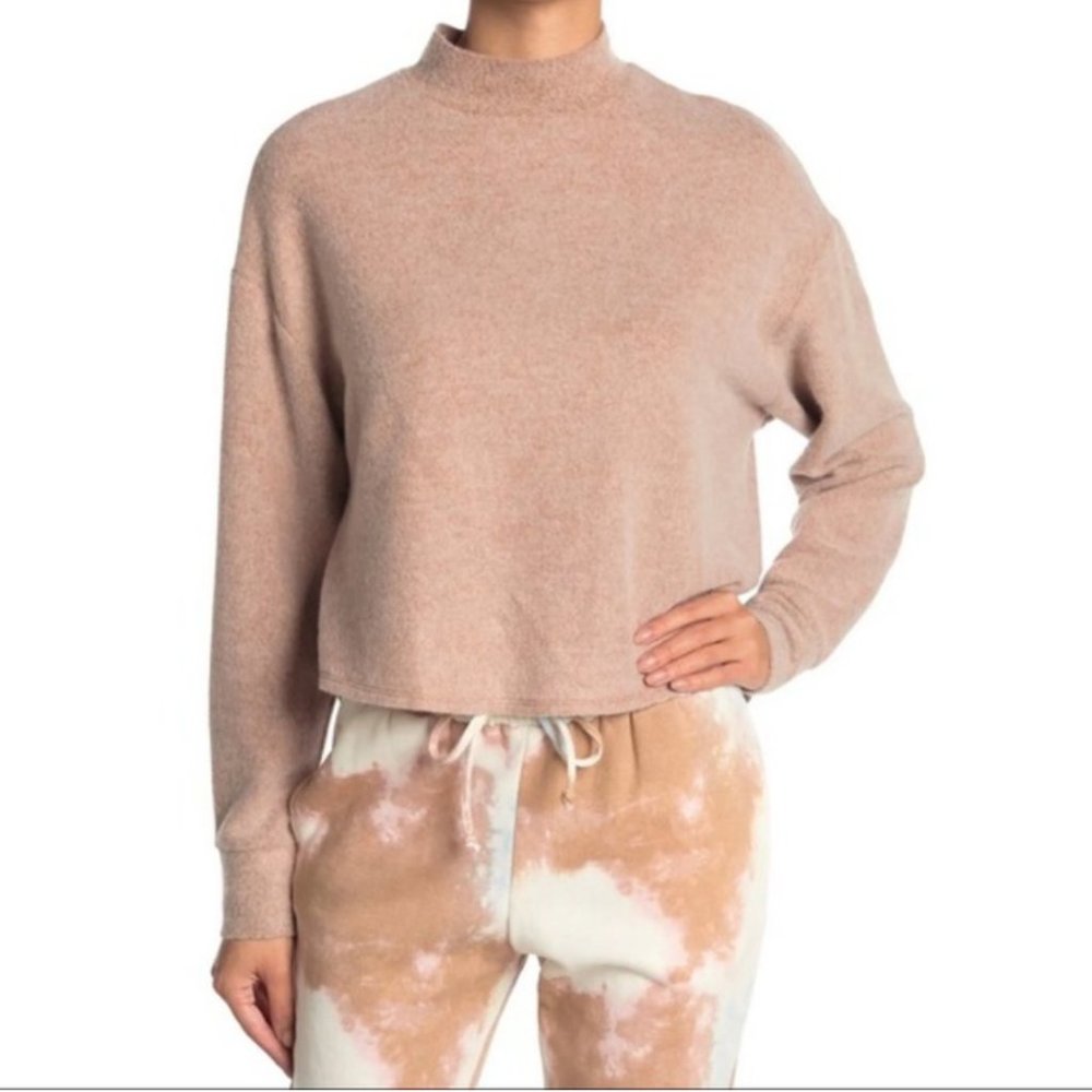 Socialite Nordstrom Brushed Mock Neck Sweater in Camel size S